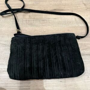 Amanda Smith Elegant Black Crossbody Bag